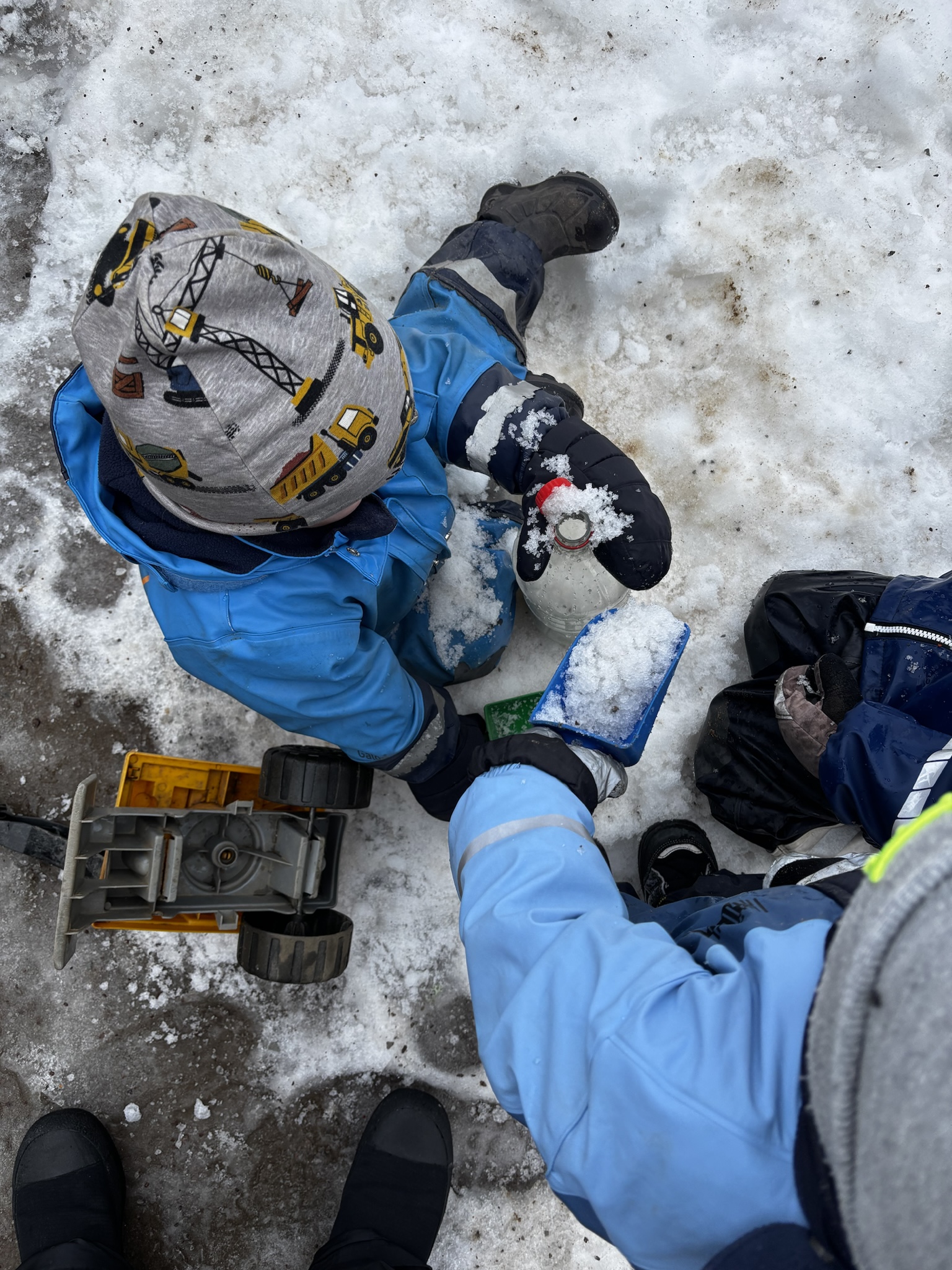 Motorik & snöexperiment på Stubben bild