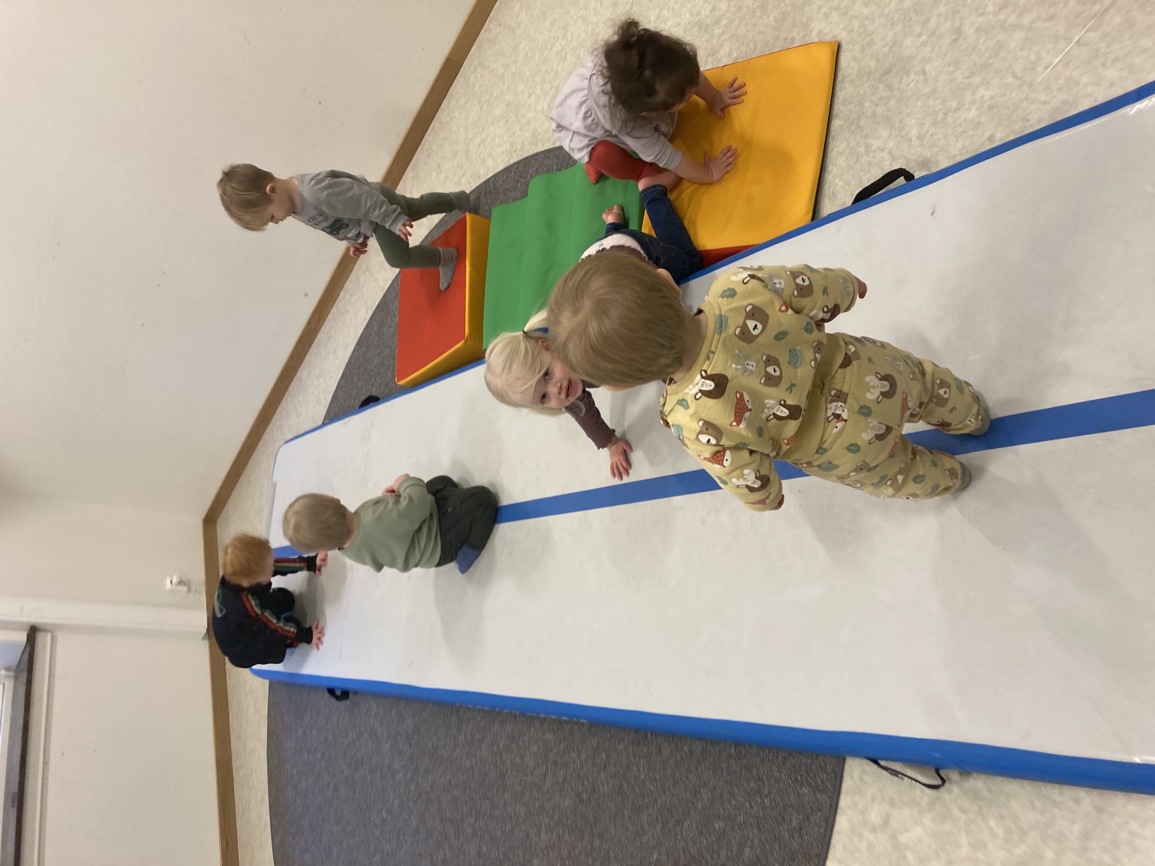 Motorik & snöexperiment på Stubben bild