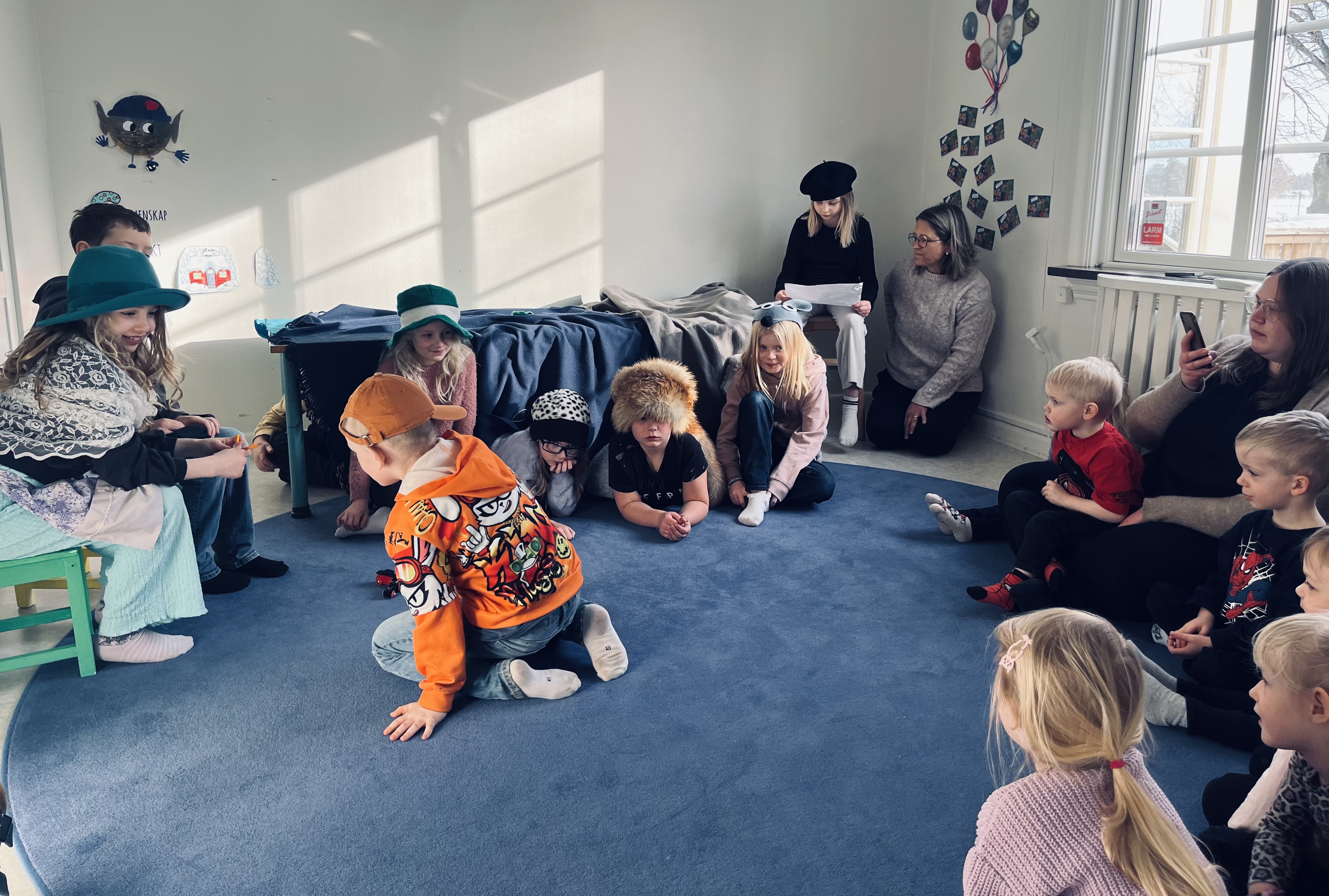 Teater åk 2 bild