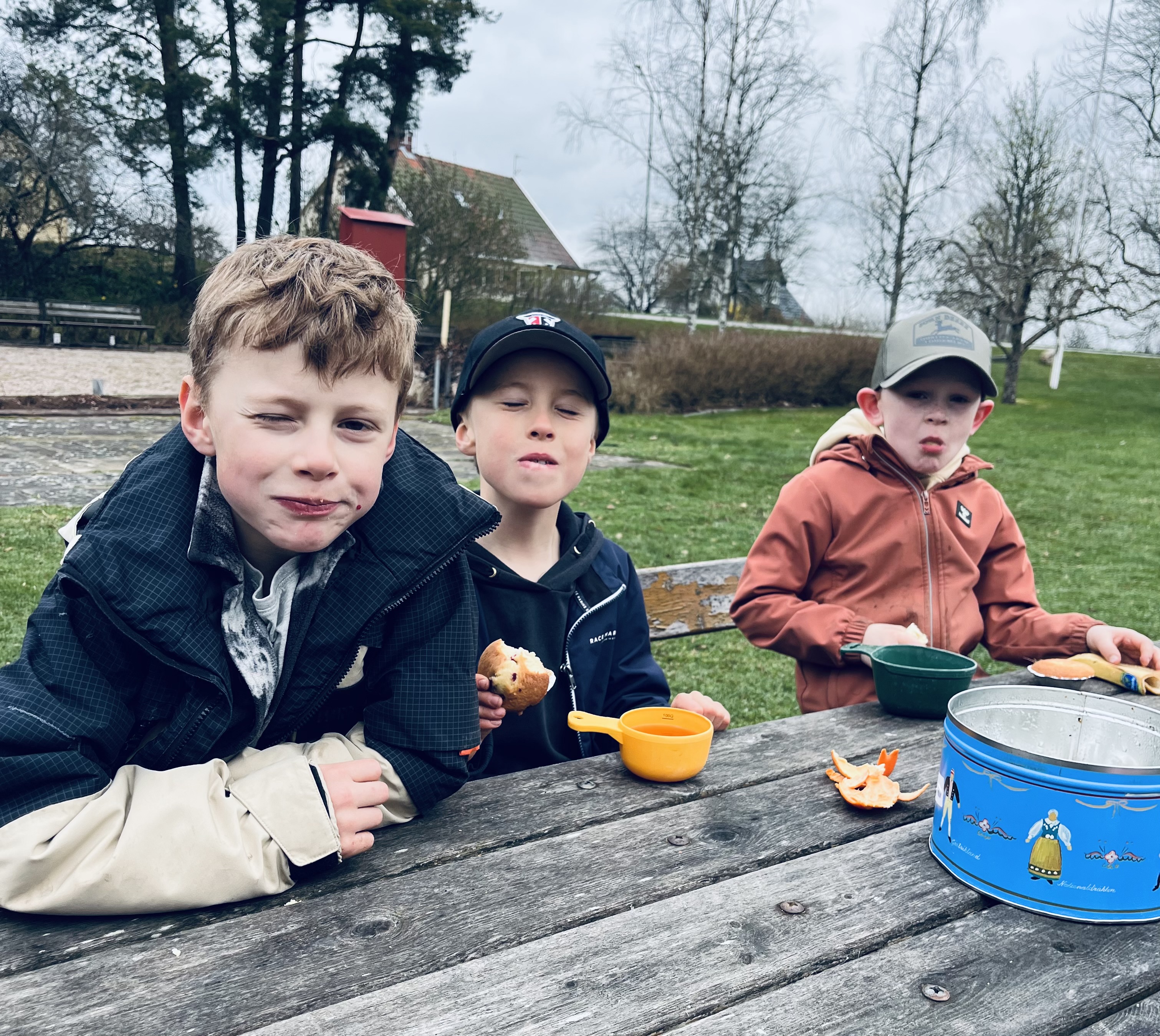 Fritids på Helås lekpark bild