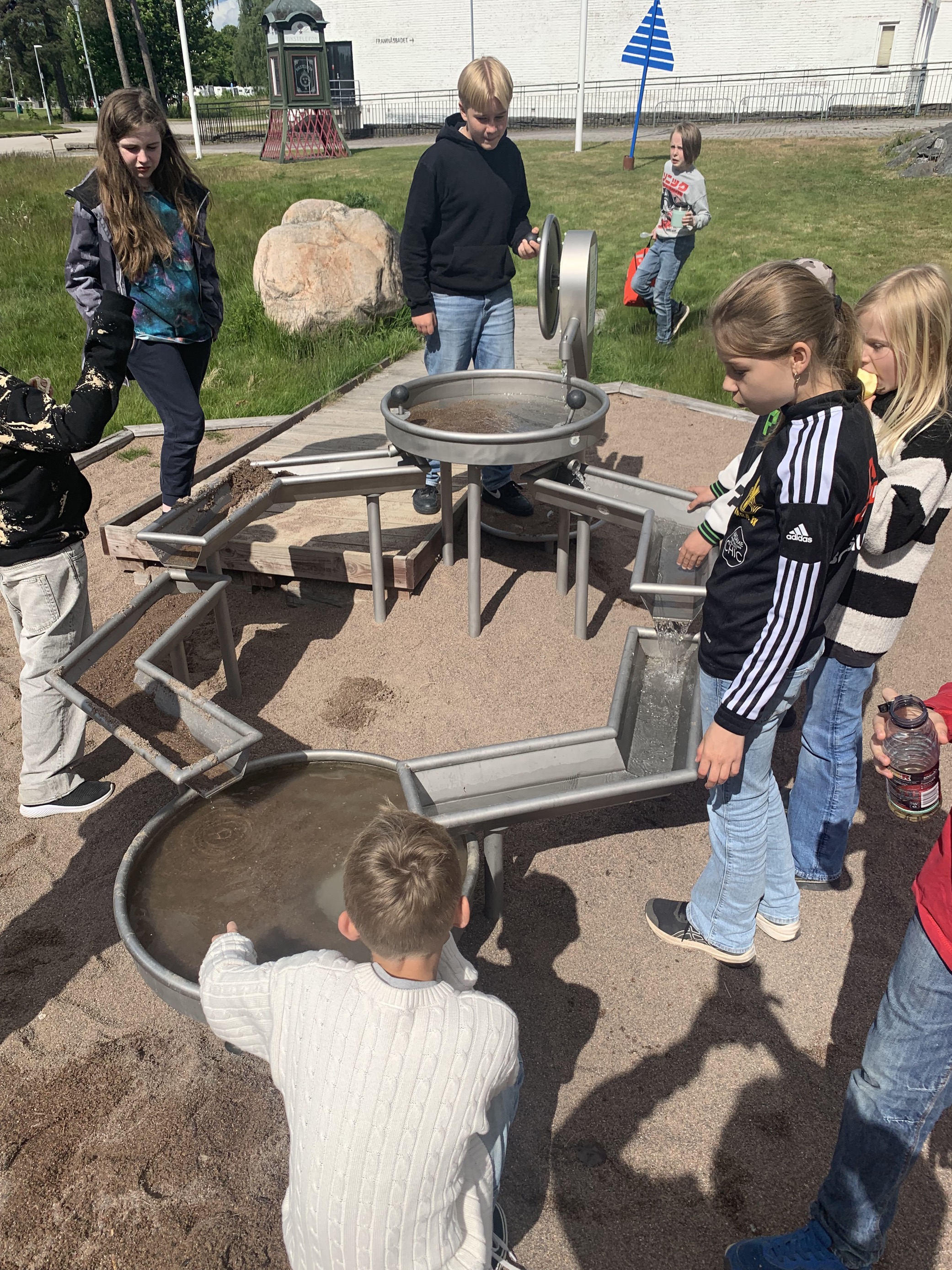 4-6 på skolresa bild